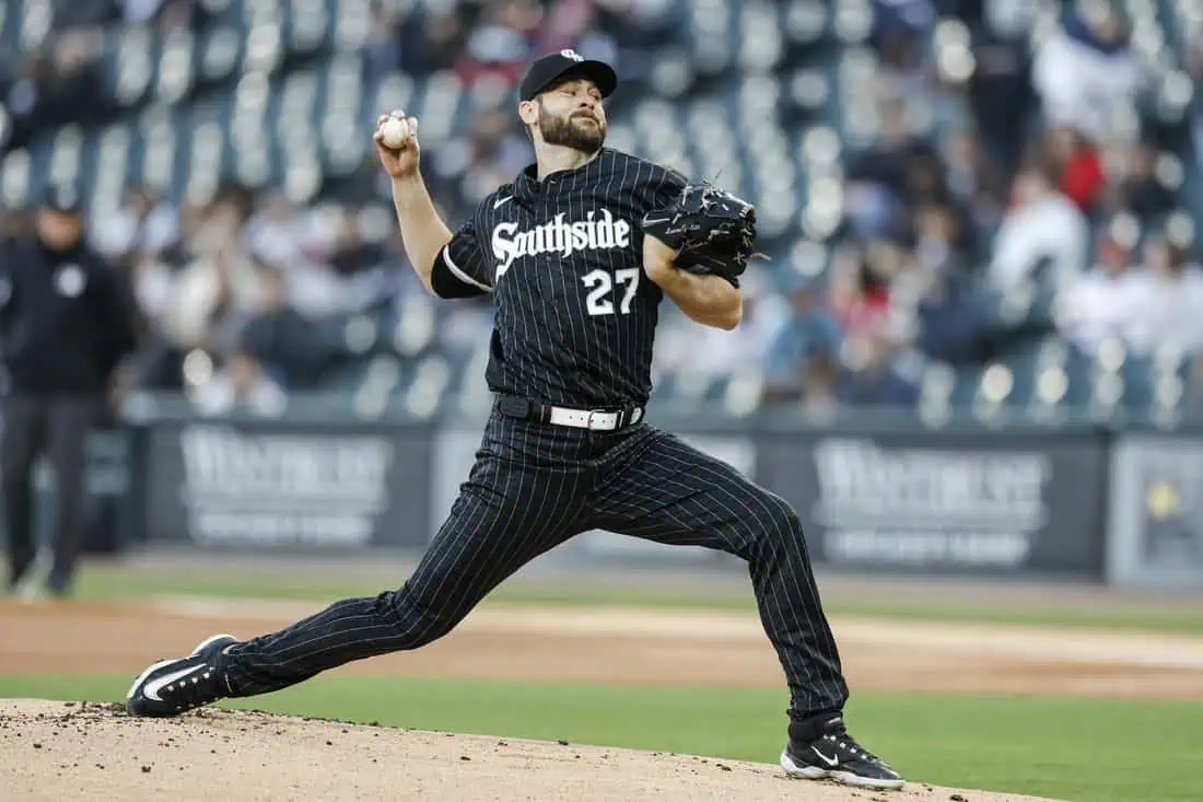 White Sox throw combined onehitter to split twin bill with Phillies