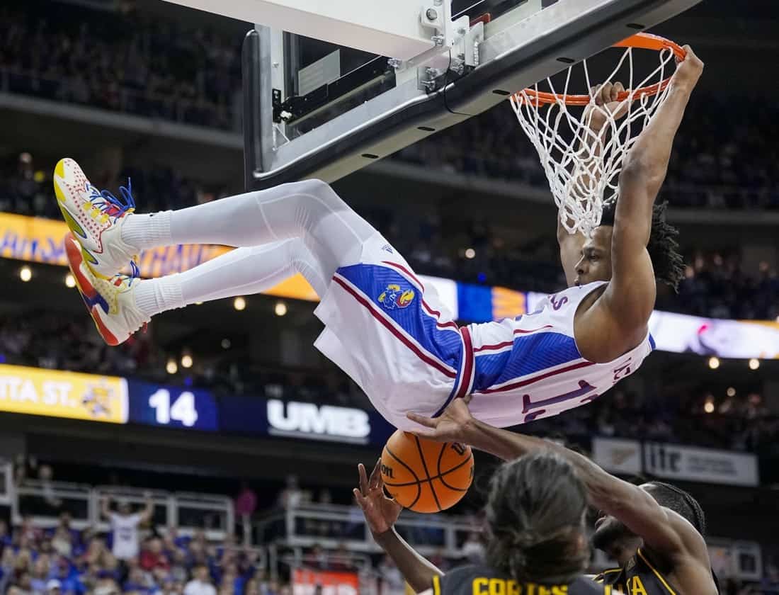 Hunter Dickinson Helps No. 2 Kansas Roll Past Wichita State