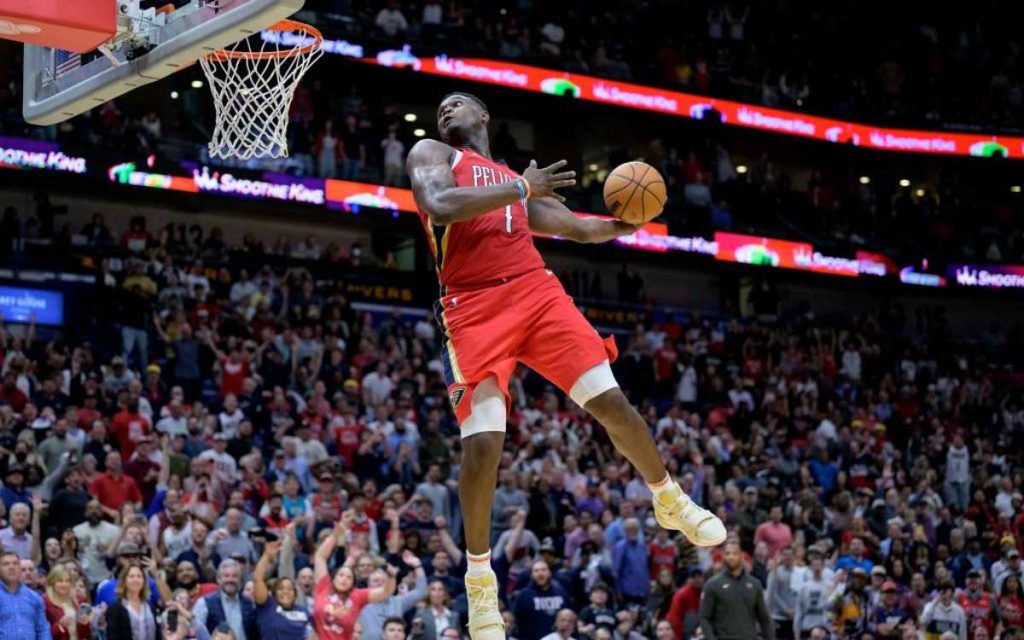 pelicans basketball player scores via slam dunk